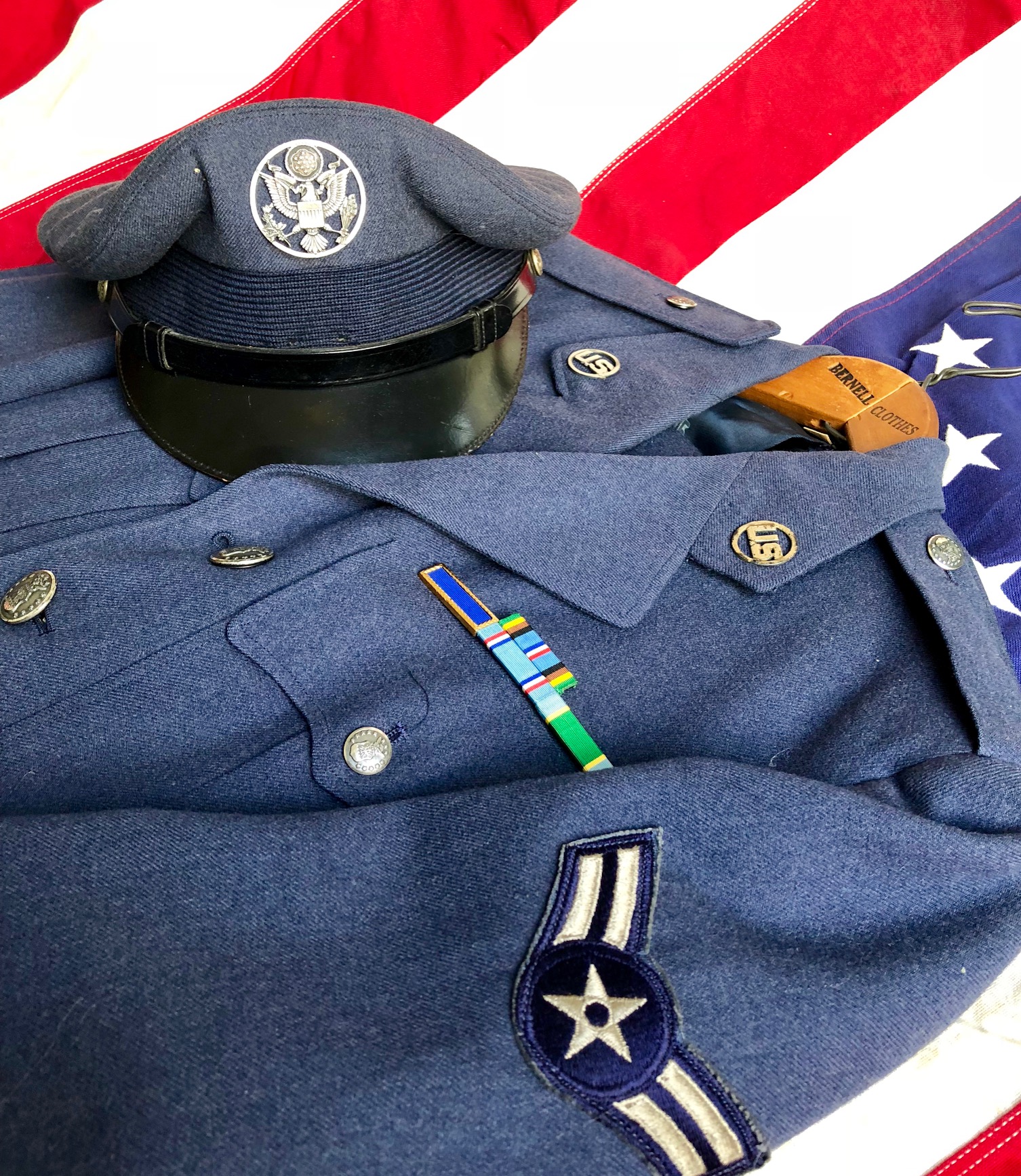 WWll US UNIFORMS & PROPS Hit and Run Productions, Inc.