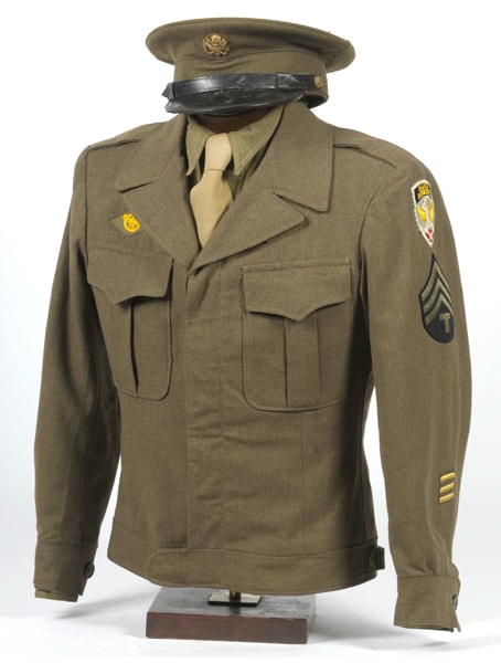 Eisenhower jacket US Army uniform